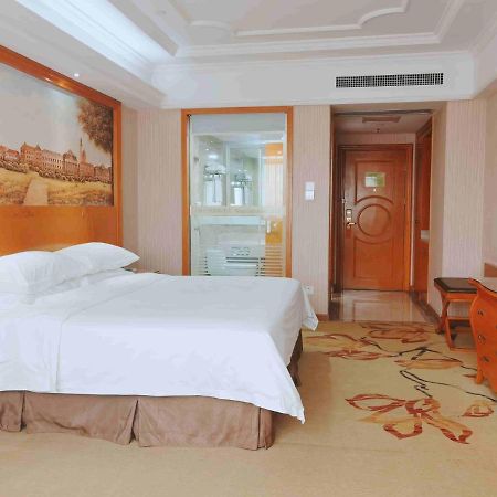 Vienna International Hotel Guigang Hecheng Road Eksteriør billede