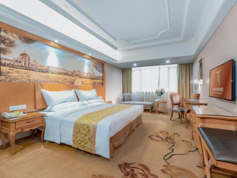Vienna International Hotel Guigang Hecheng Road Eksteriør billede
