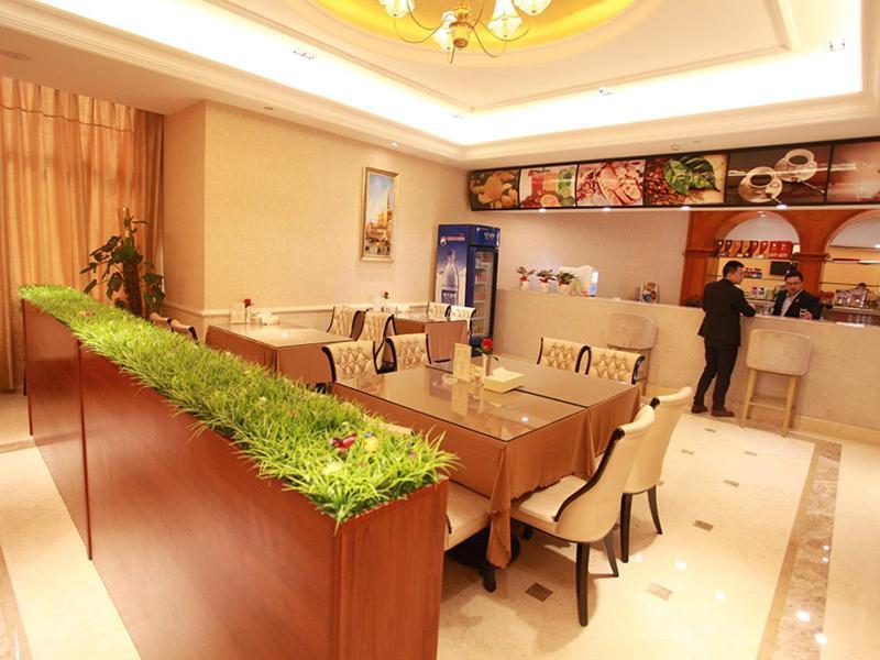 Vienna International Hotel Guigang Hecheng Road Eksteriør billede